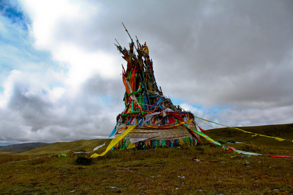Banderas de oración tibetanas budismo muerte bardo